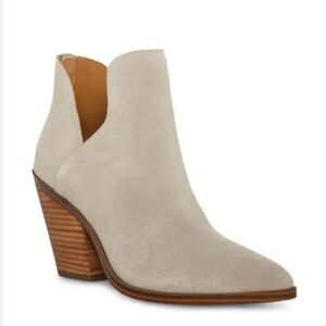 Blondo Neda Beige Waterproof Bootie Size 6